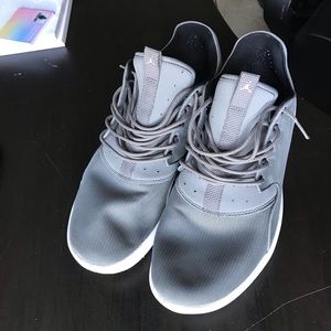 Jordan eclipse size 12